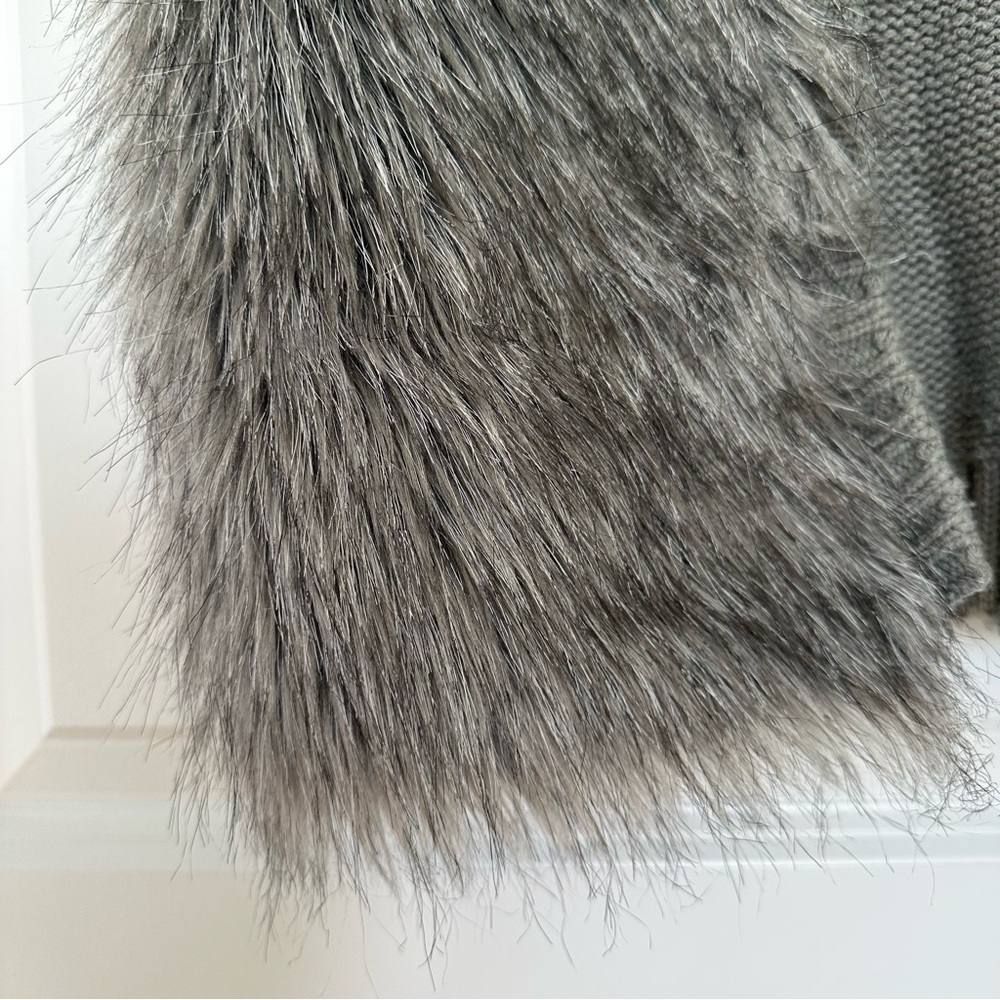 Xhilaration Gray Faux Fur Vest - Picture 6 of 11